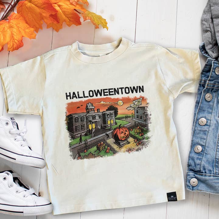 HALLOWEEN TOWN T-shirt vintage pour garçon pour la vente par Sonrise State