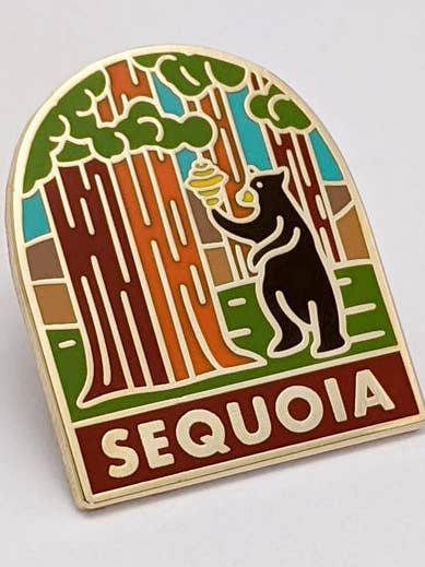 Épingle en émail du parc national de Sequoia pour la vente par Hike and Draw