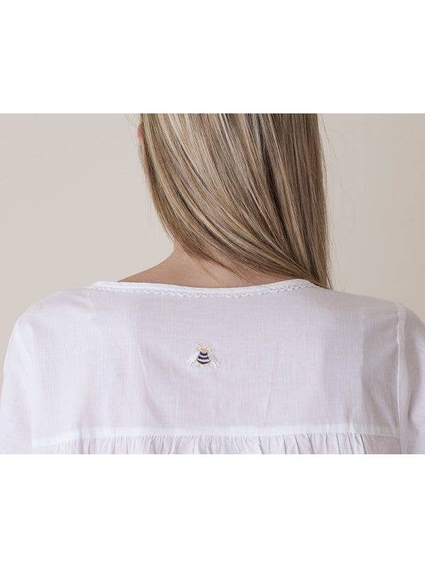 Jacaranda Living – Engroshandel Natkjole - Dame – Bee Hvid Bomuld Natkjole - Broderet9