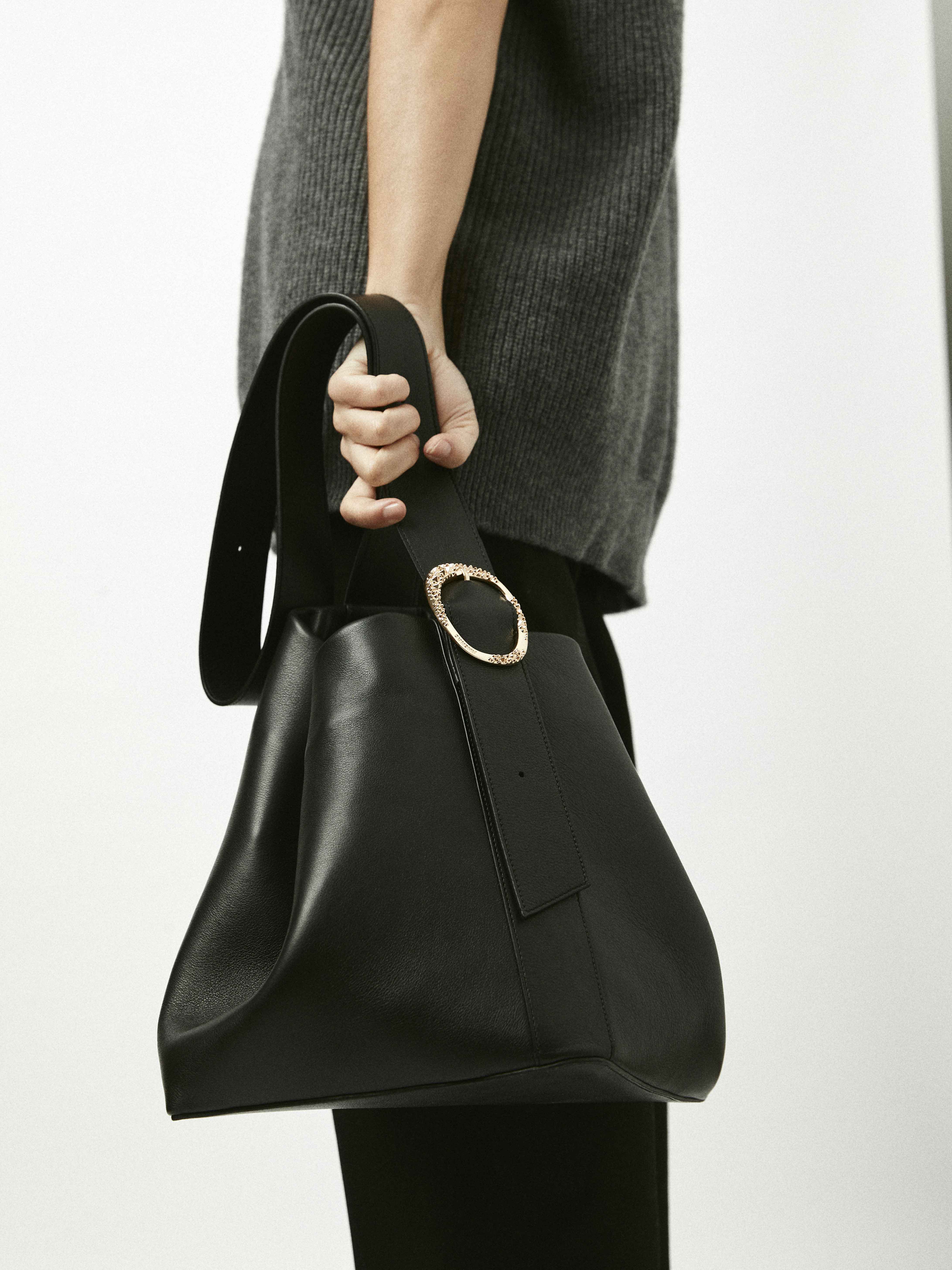 JIMENAS – wholesale Axelremsväska – Dam – DEN SVARTA KVADRATEN