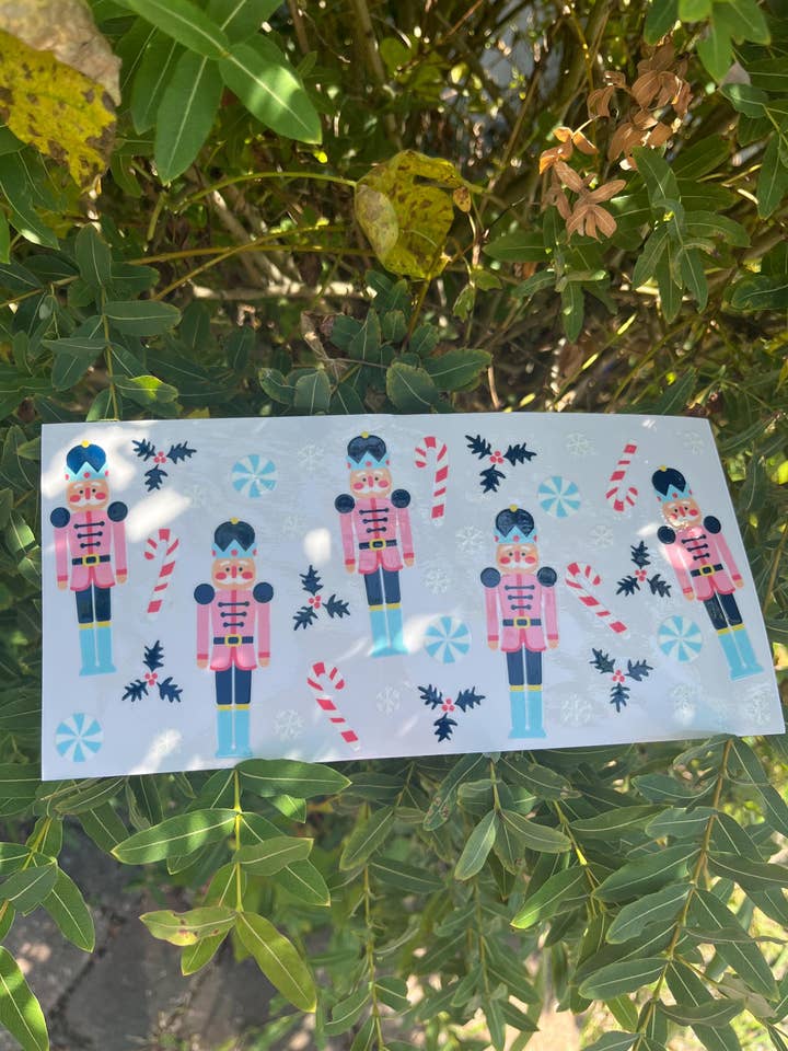 Nutcracker Desfile Rosa | Envoltura Uv DTF para venta al por mayor de Love To Create