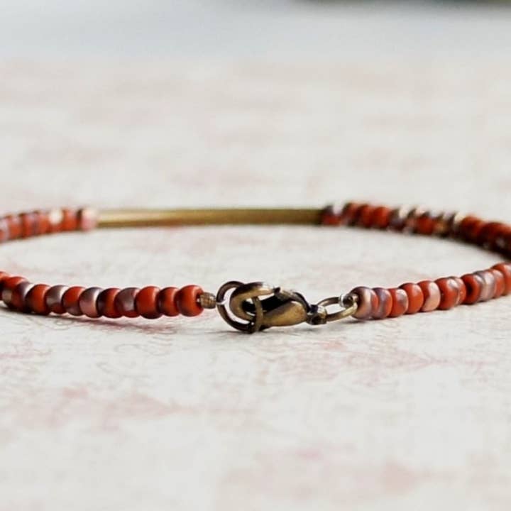 Sentimento - Wholesale Beaded Bracelet - Terra Cotta Red Seed Beads And Bronze Bar Bracelet