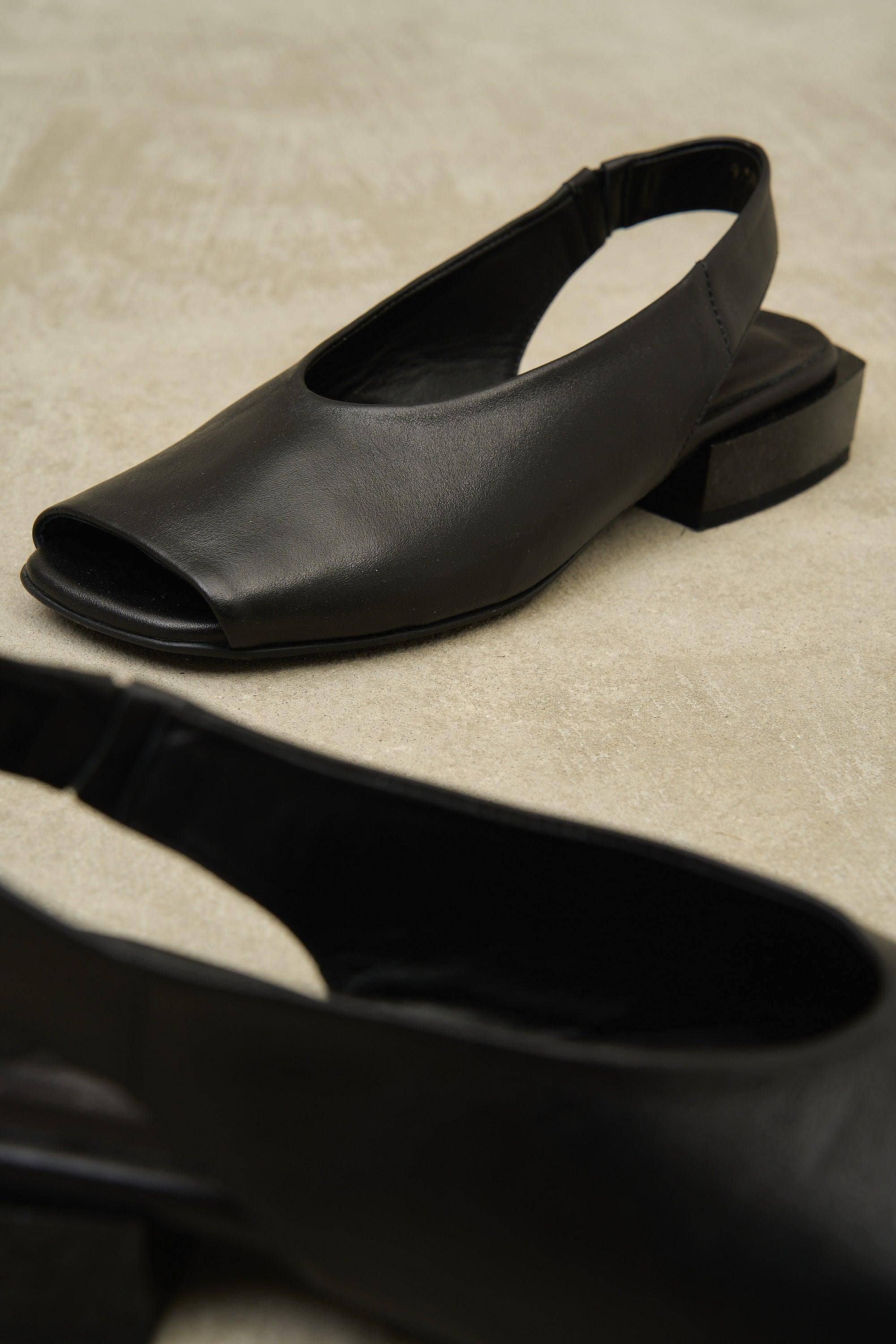 Black Gloss Block for wholesale on Faire8