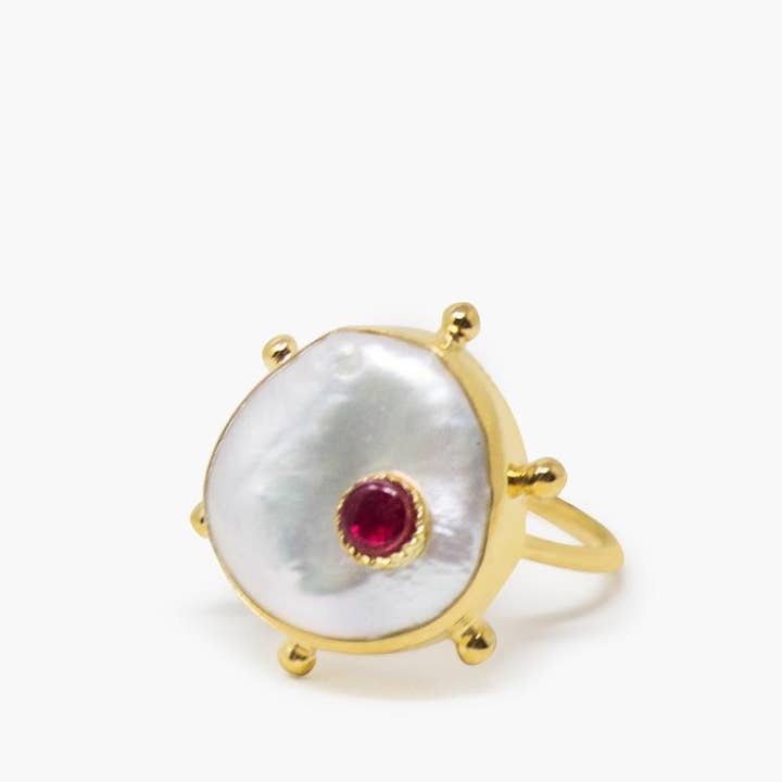 VINTOUCH ITALY - Wholesale Cocktail/Statement Ring - 18K Gold plated Silver Keshi Pearl Ring with 0.25 cts Ruby2