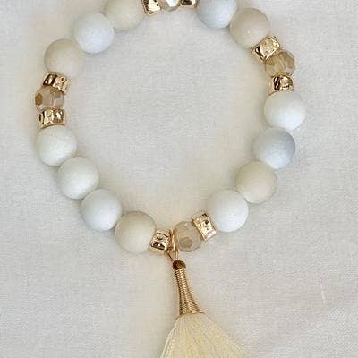 Tiffany J’adore Jewelry - Venta al por mayor Pulsera de cuentas - Pulsera de cuentas de borla de diosa bohemia color neutro/nude