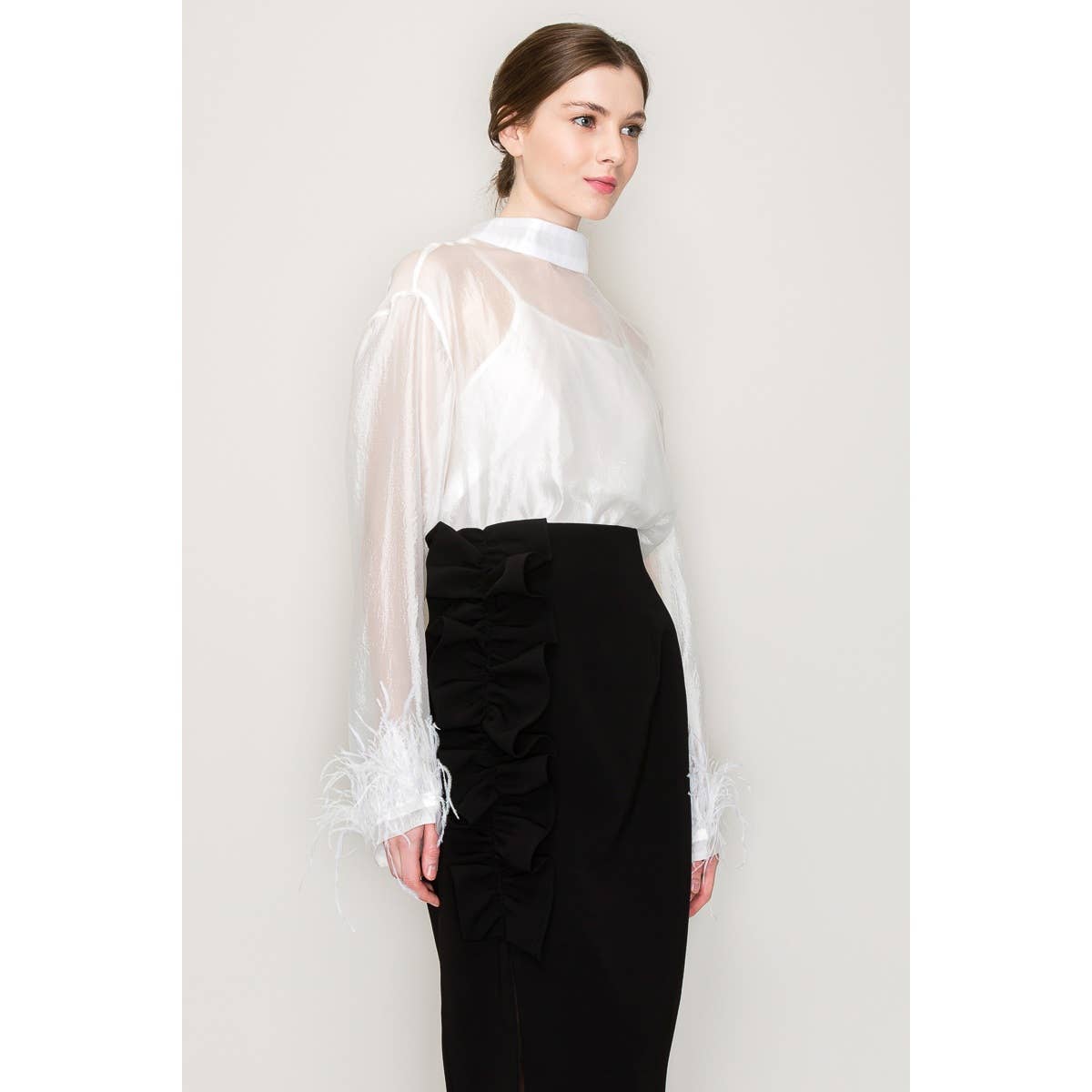 INA - Vente Chemisier – femme - Blouse transparente à manches longues avec col montant et bordure en plumes15