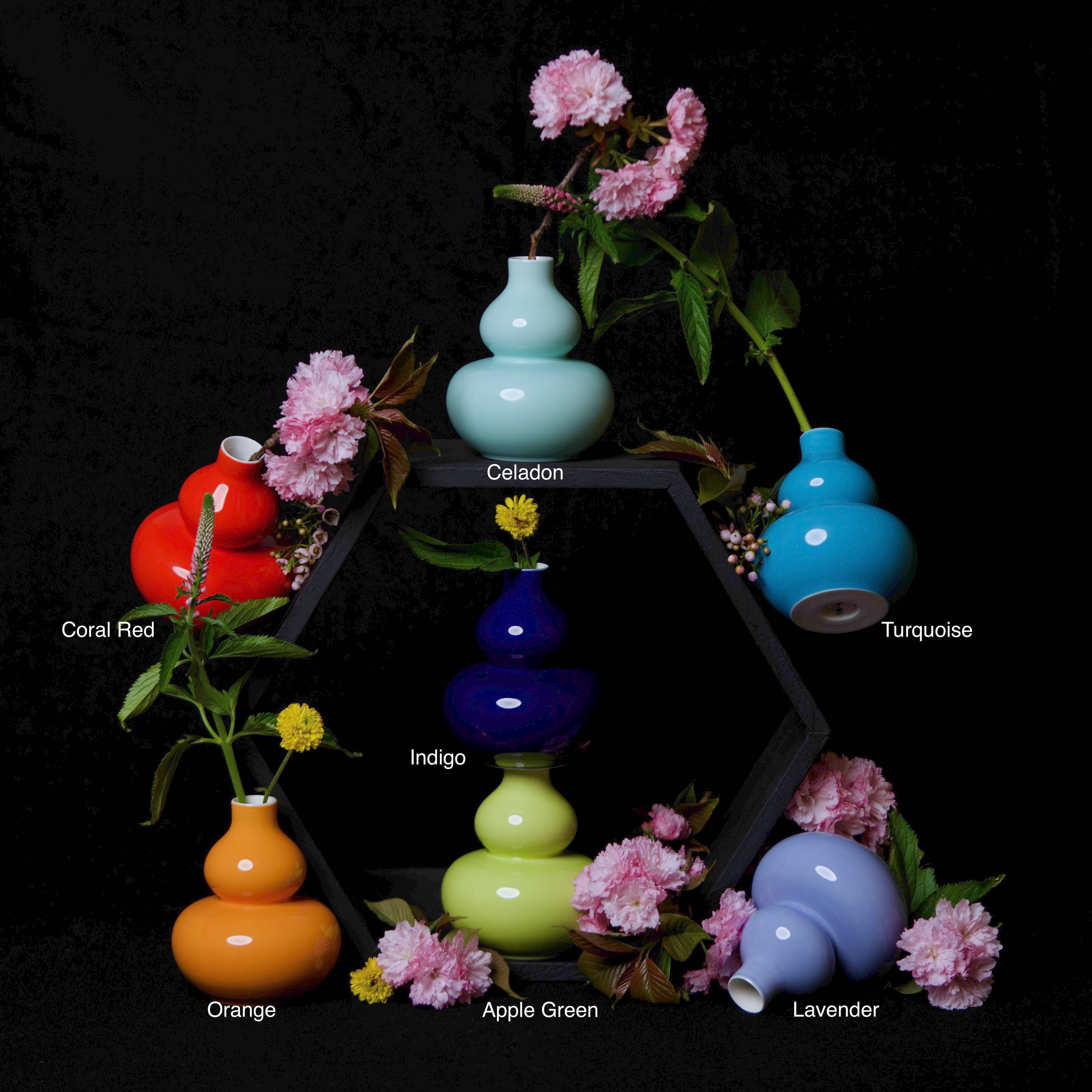 Middle Kingdom - Wholesale Vase - Glossy Porcelain Mini Gourd Vase10