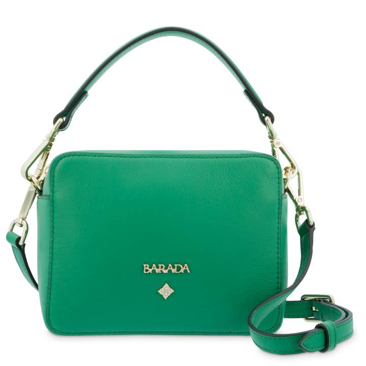 Mini sac en cuir de vachette et de couleur verte. pour la vente par BARADA UBRIQUE