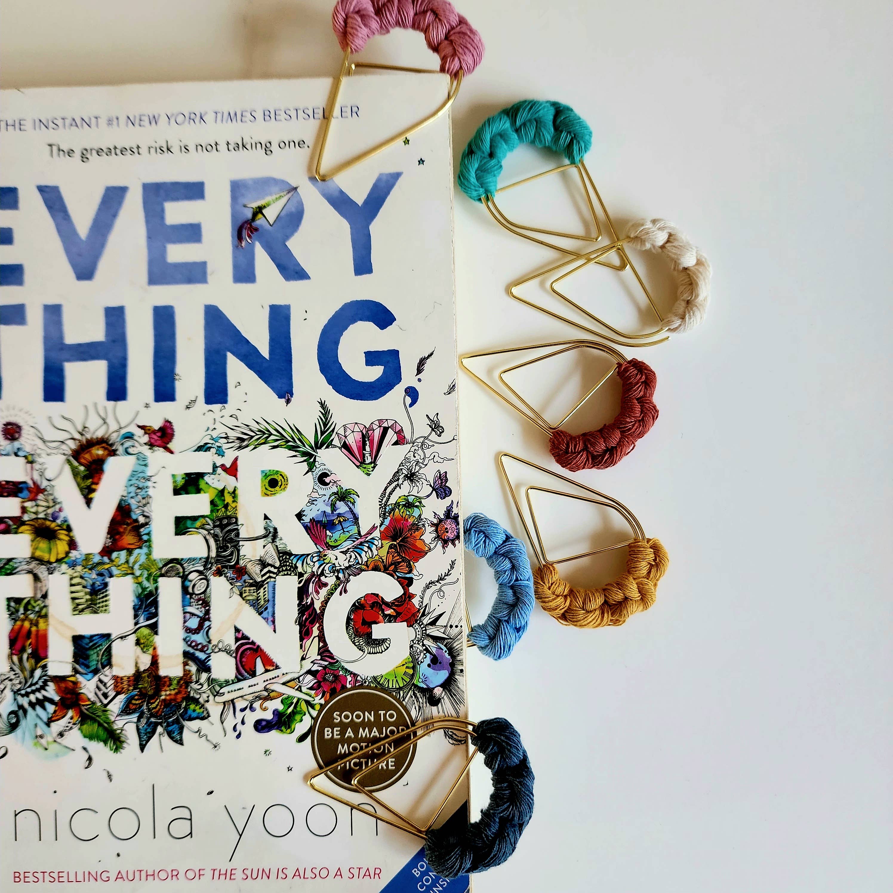 Handmade By Uruba – wholesale Bokmärke – Minimalistisk färgglad bokmärkescharm, handgjord boktillbehör6