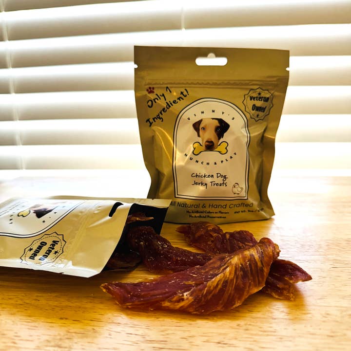 Vinny's Munch & Play - Wholesale Pet Treats - Dog - Smoked Chicken Dog Jerky 0