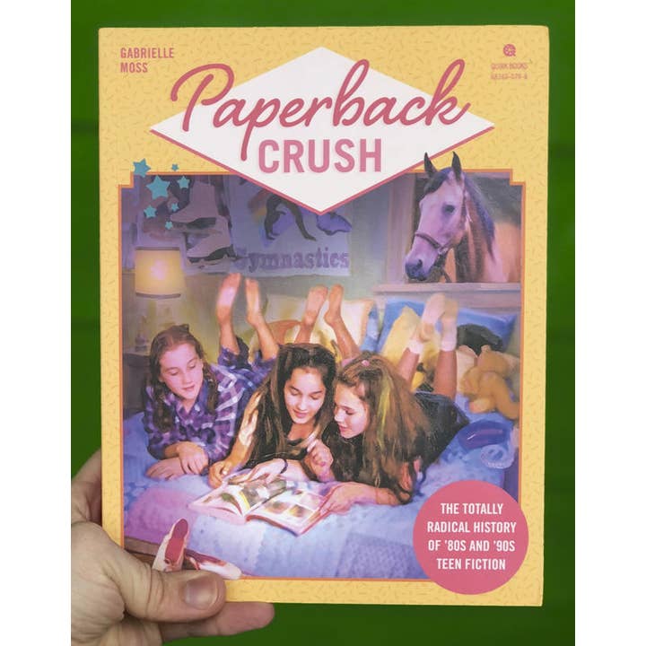 Paperback Crush: Den helt radikala historien om ungdomsromaner för wholesale av Microcosm Publishing & Distribution