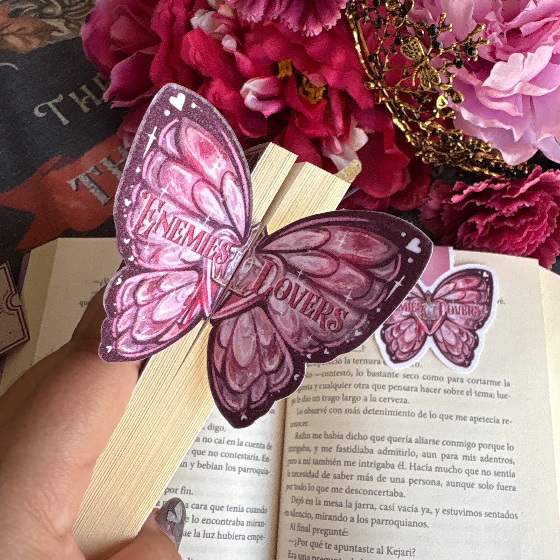 Alsace’s Art - Vente Marque-page - De ennemis à amants - Marque-page à paillettes papillon.0