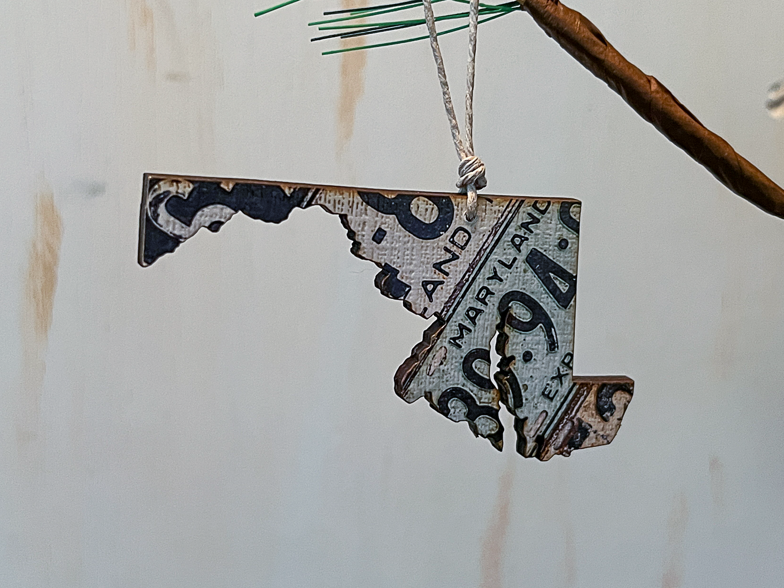 Juniper & Spruce - Wholesale Ornament - Maryland Vintage License Plate Ornament or Magnet0