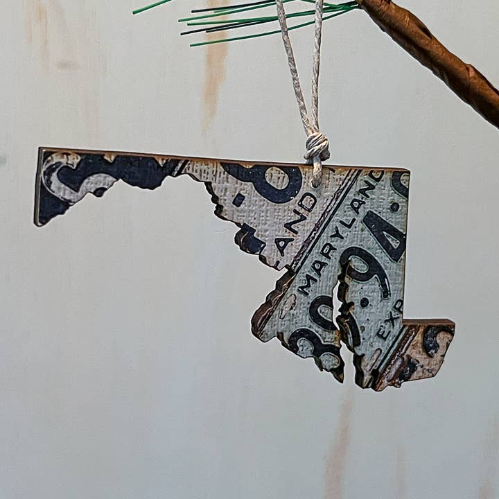 Juniper & Spruce - Wholesale Ornament - Maryland Vintage License Plate Ornament Magnet