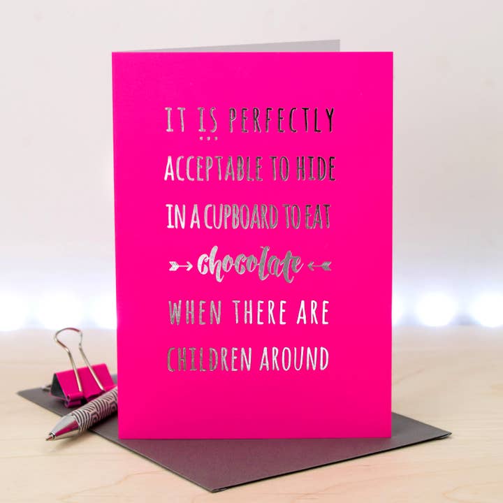 Biglietto di auguri Funny Mum Life, rosa fluo e argento per la vendita all'ingrosso da parte di Coulson Macleod (U.S. Duties Paid)