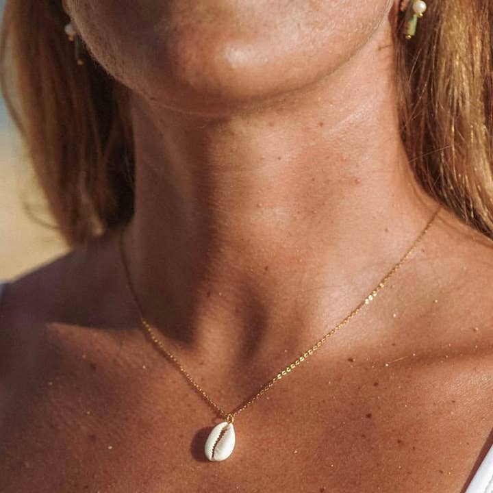 The Coconut Collective - Wholesale Pendant/charm necklace - Natural Cowrie Gold Necklace