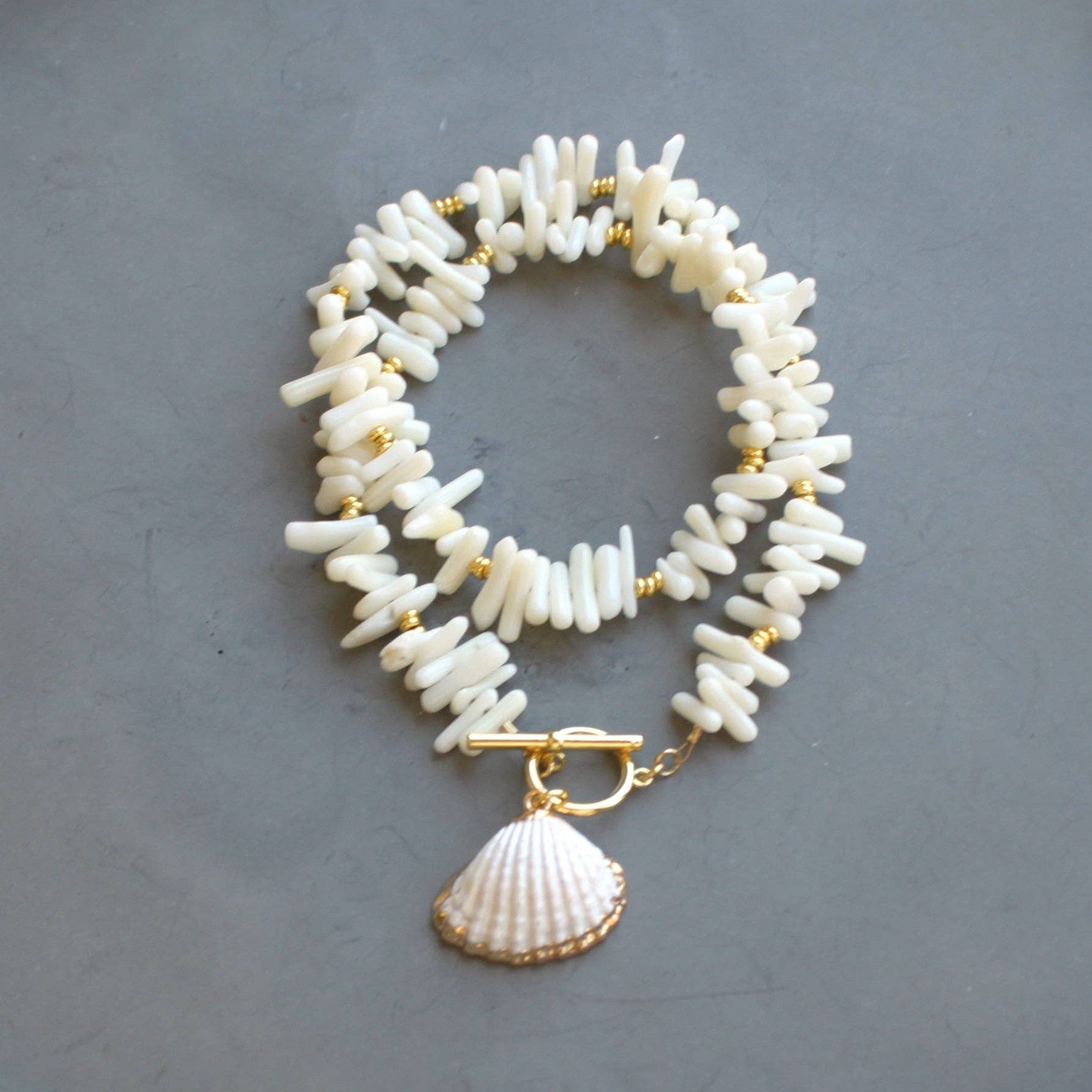 The Silver Wren - Wholesale Beaded/Pearl Necklace - Coastal Shell Charm Necklace – White Coral Chips & Gold Accents2