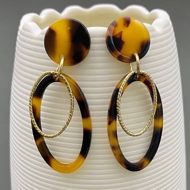 Mio Queena - Wholesale Dangle Earrings - Leopard Color Resin & Metal Double Ring Dangle Earrings0