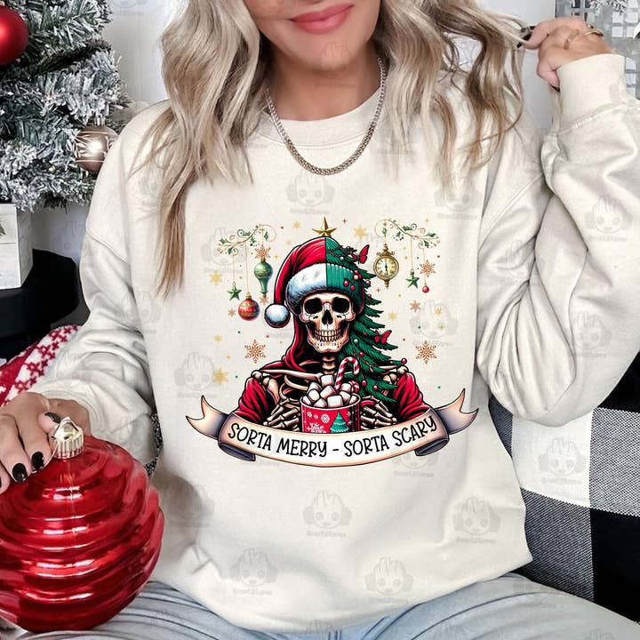 Camisa Sorta Merry Sorta Scary, sudadera navideña retro para venta al por mayor de NVC Ecommerce LLC