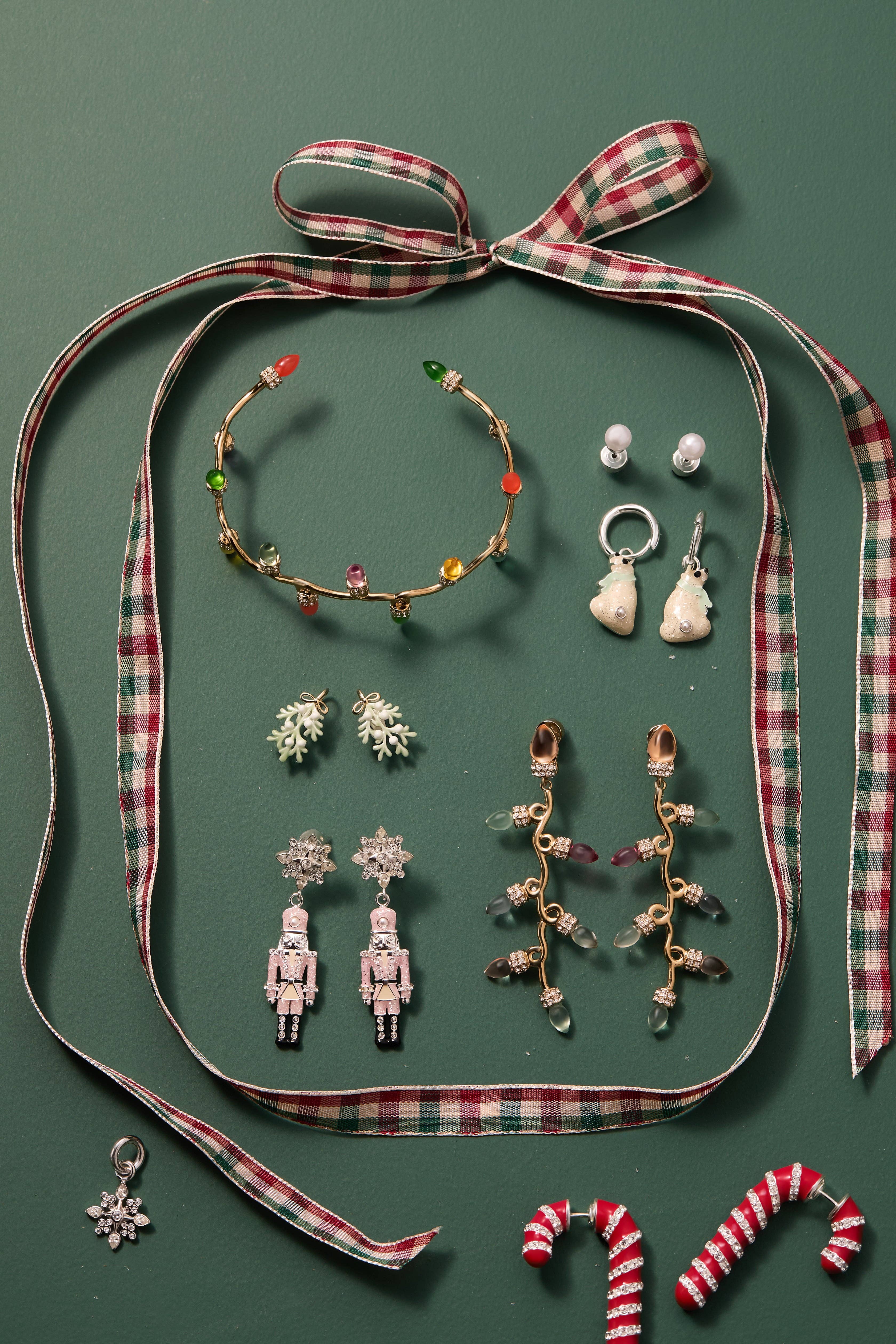 Alex and Ani - Wholesale Dangle Earrings - Christmas Muted Light Bulb Earrings6