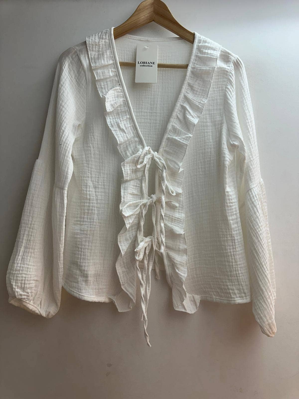 LORIANE – Camisa com botões no colarinho – Mulher por atacado – Camisa de algodão com amarração e nó, tamanho único8