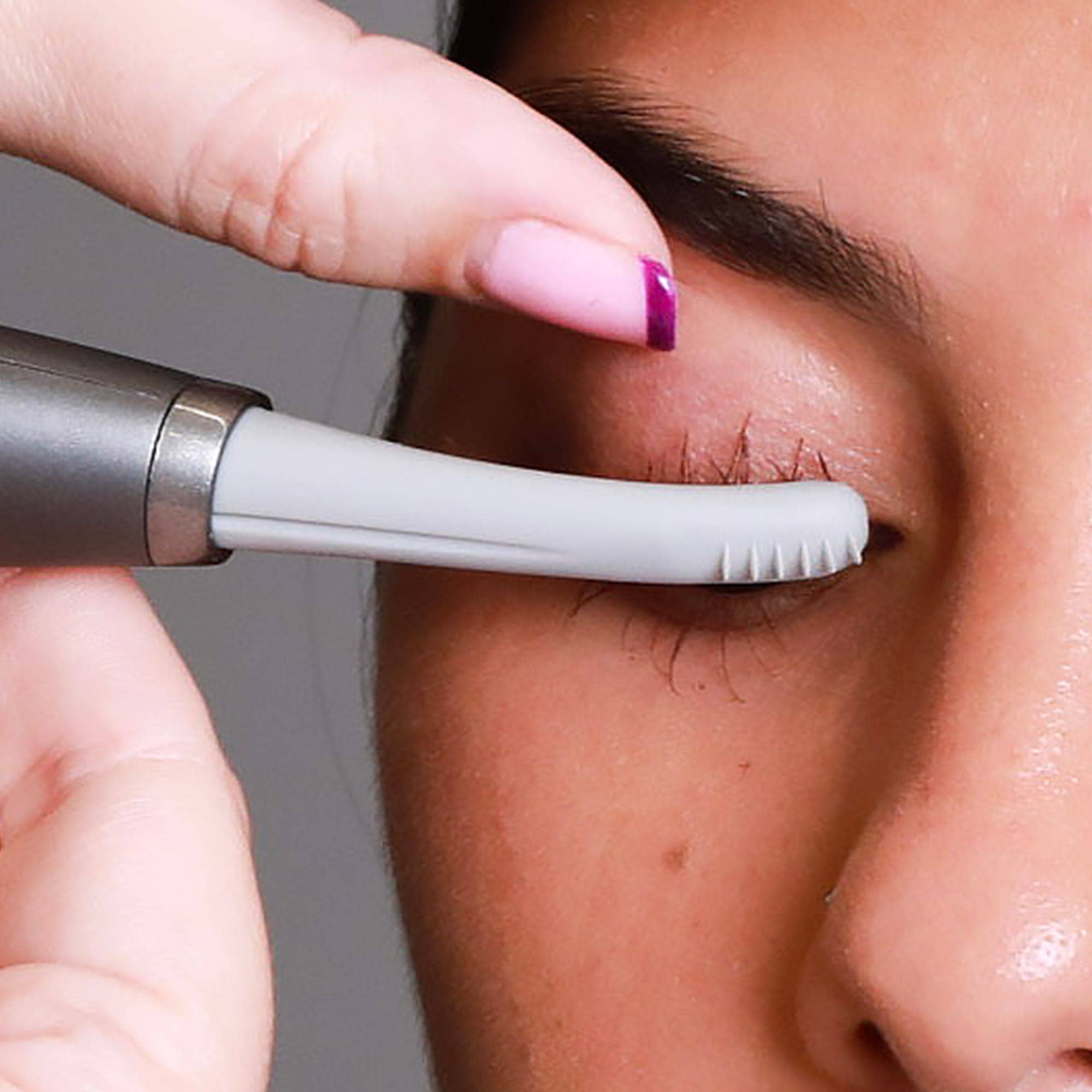 Chella Brow & Eye Collection - Wholesale Eyelash Curler - Deluxe Heated Eyelash Curler3