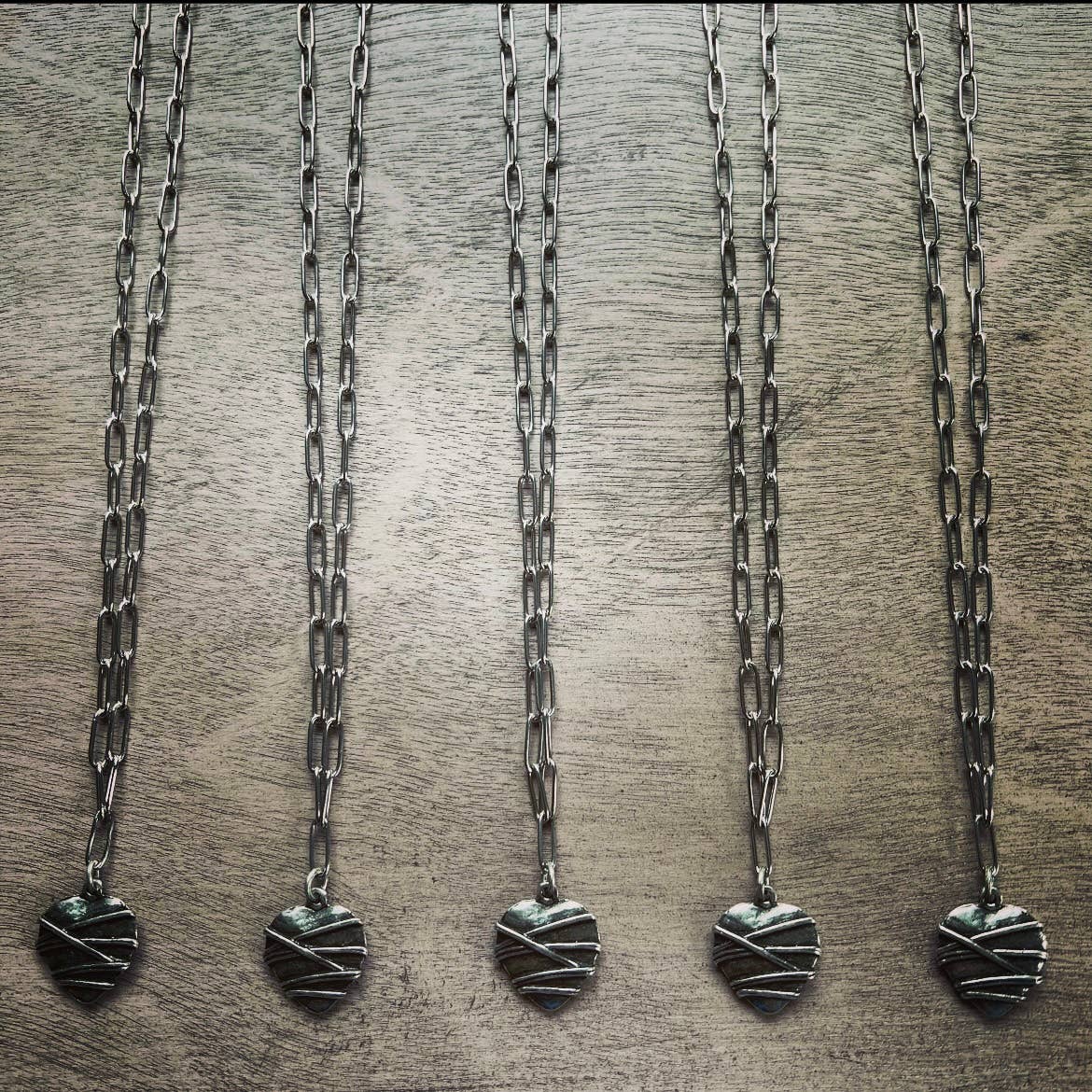 Chasing Cherubs - Wholesale Pendant/Charm Necklace - Mended2