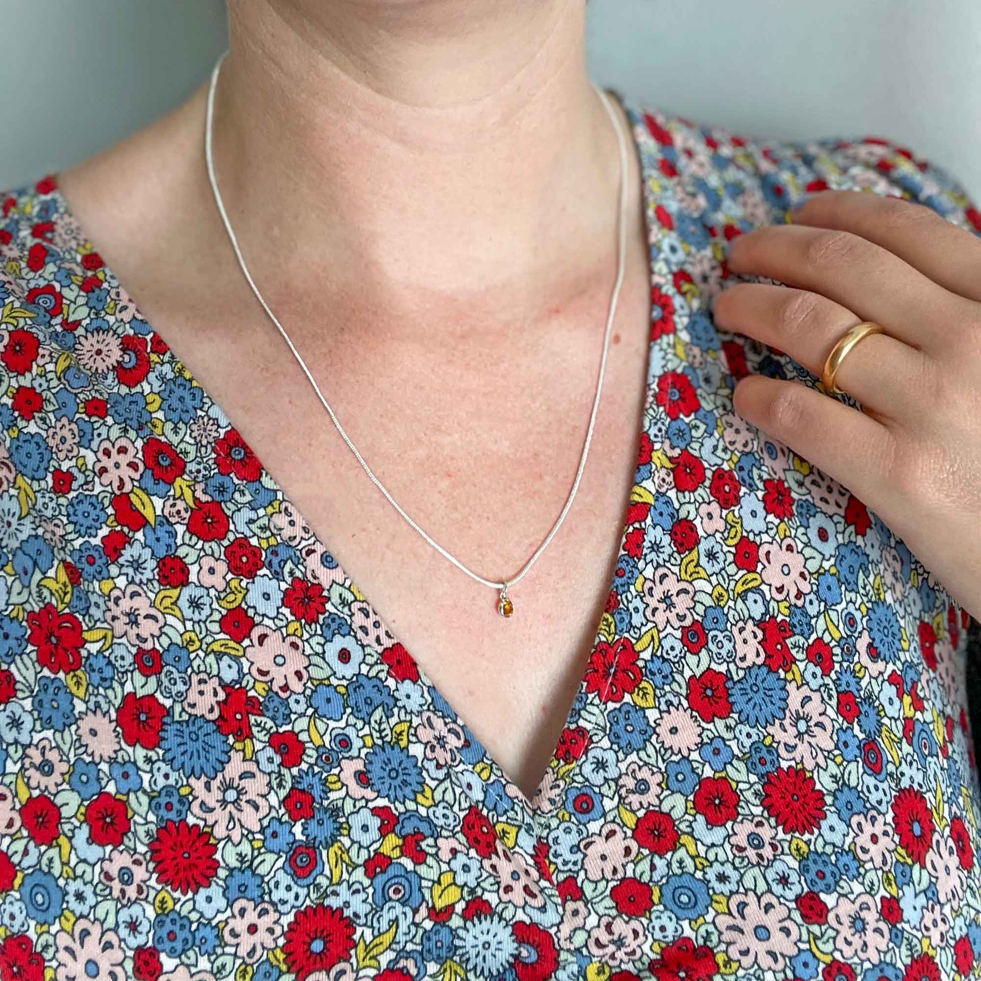 The Welsh Gift Shop - Wholesale Pendant/Charm Necklace - Birthstone Crystal Pendant - Silver Necklace - Welsh Language - July / Ruby2