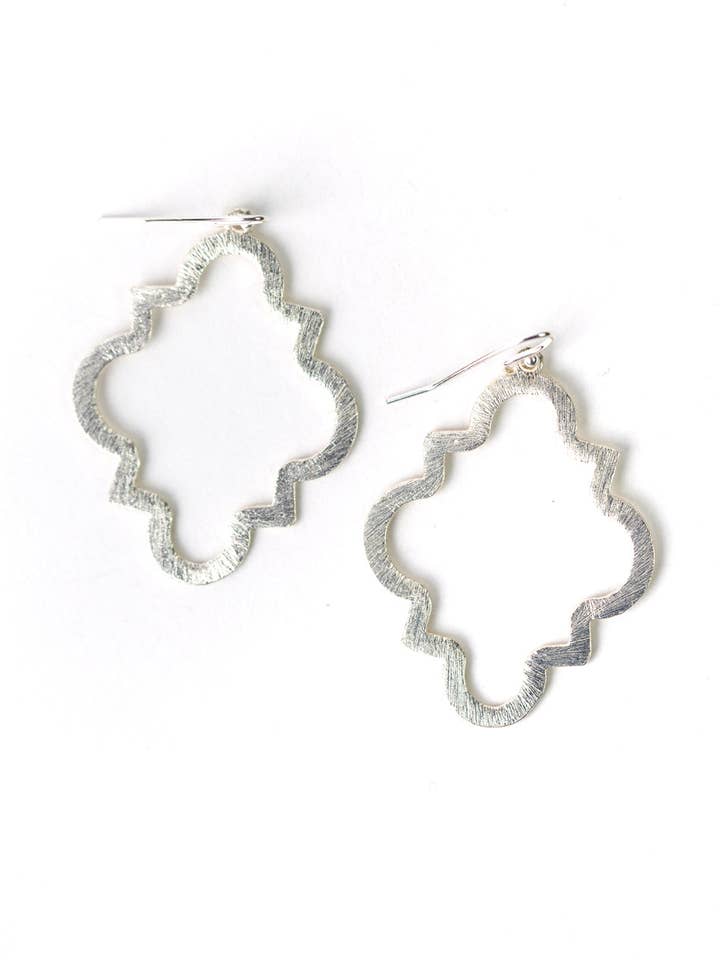 Statement-Ohrringe aus gebürstetem Silber, mittelspitz, viereckig für den Großhandel von Anne Vaughan Designs Jewelry