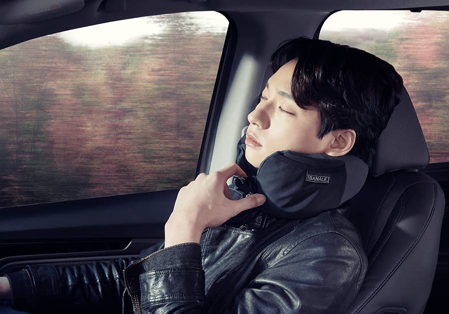 Banale – wholesale Travel pillow – Omni Pillow12