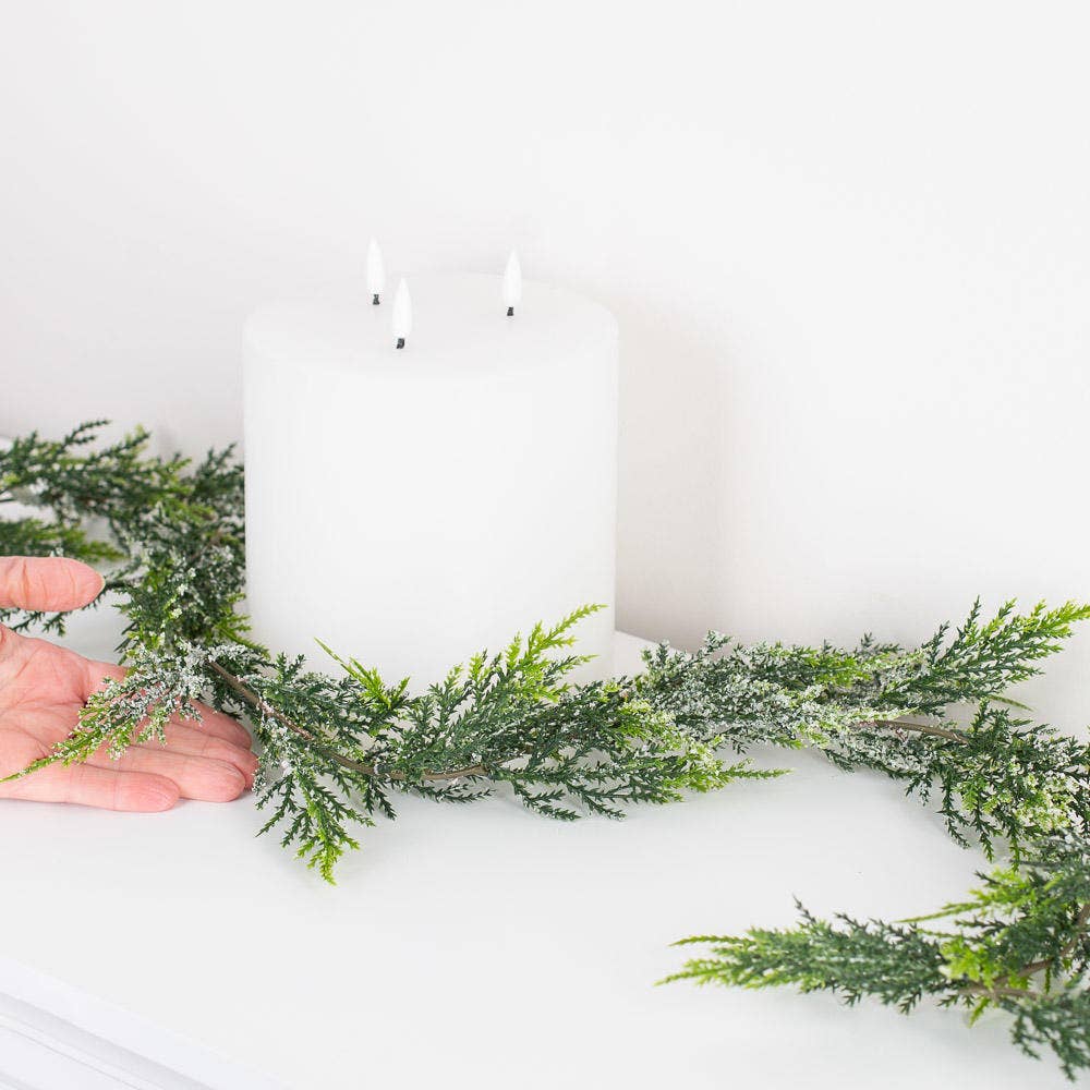 Factory Direct Craft - Vente Fanion/guirlande - Guirlande artificielle de cèdre et de genévrier glacé de 72 pouces6