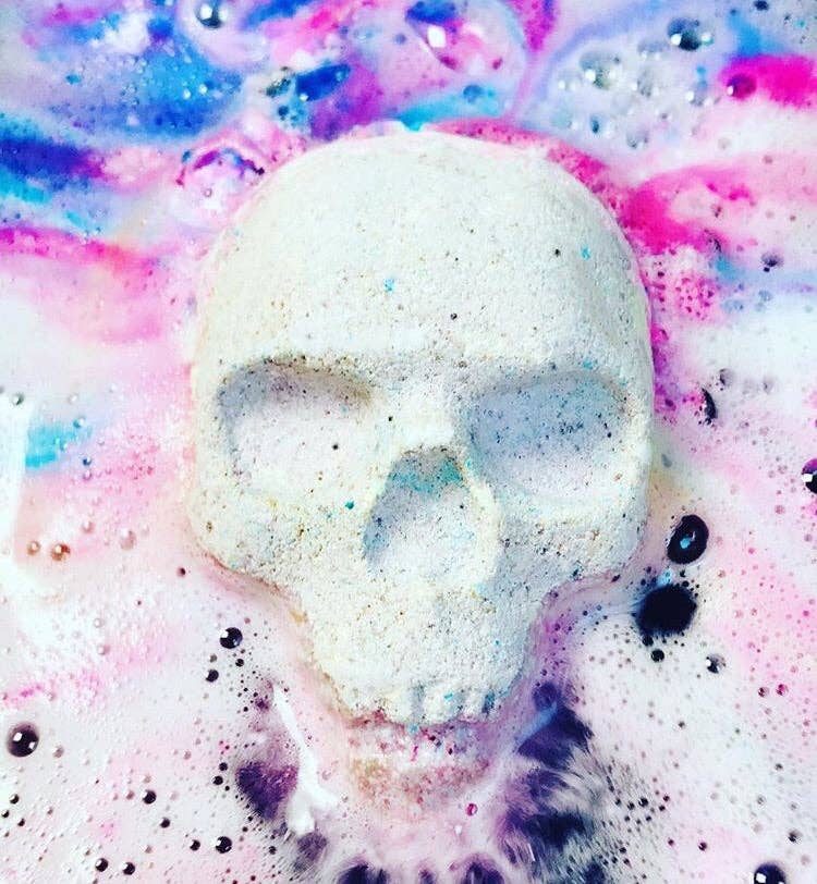 Man on the Moon Mystics - Wholesale Bath Bomb/Fizz - Rainbow Skull Bath Bomb4