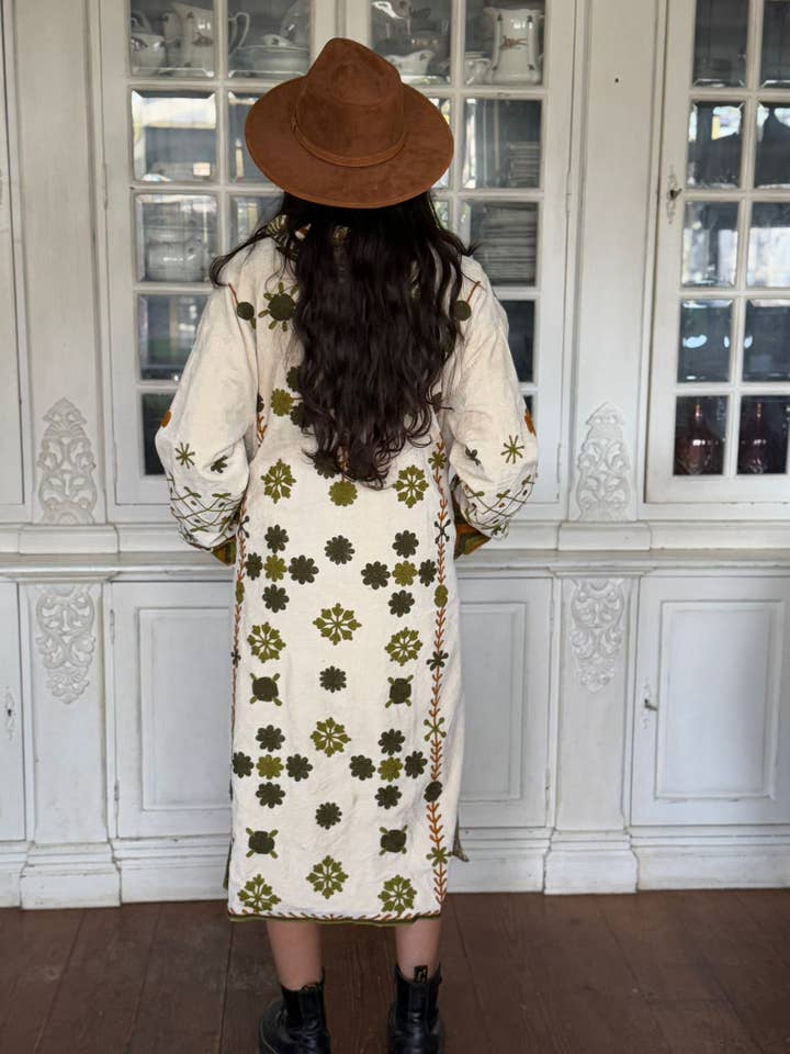 ToutVintage – Engroshandel Jakke - Dame – Lang fløjl broderi jakke creme army