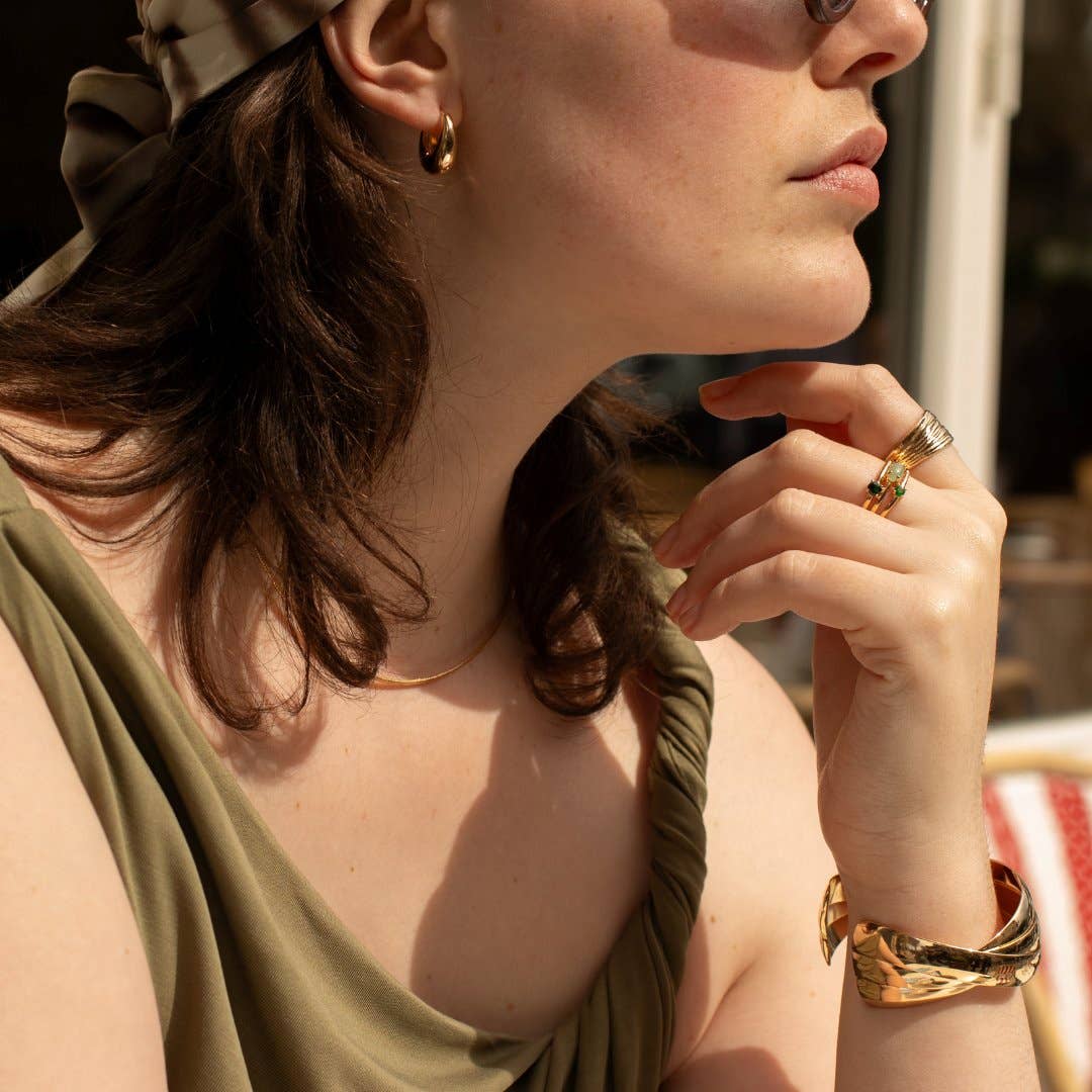 Huguette Paris - Wholesale Huggie Earrings - Earrings - HALÉE1