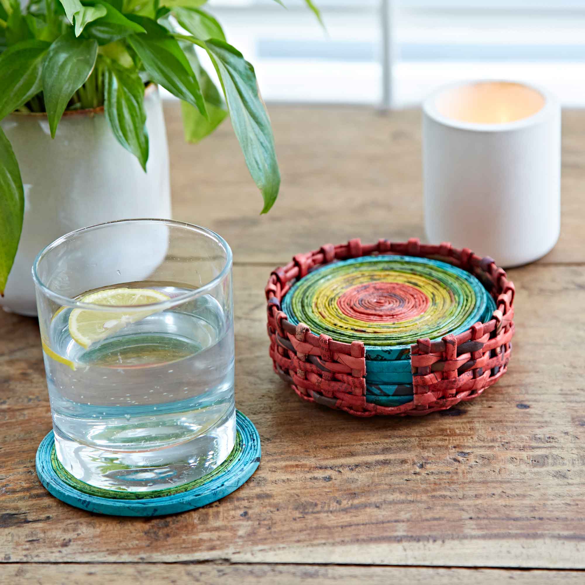 The Paper High Gift Company Limited - Vendita all'ingrosso Sottobicchiere - Set di sei sottobicchieri multicolori in giornali riciclati0