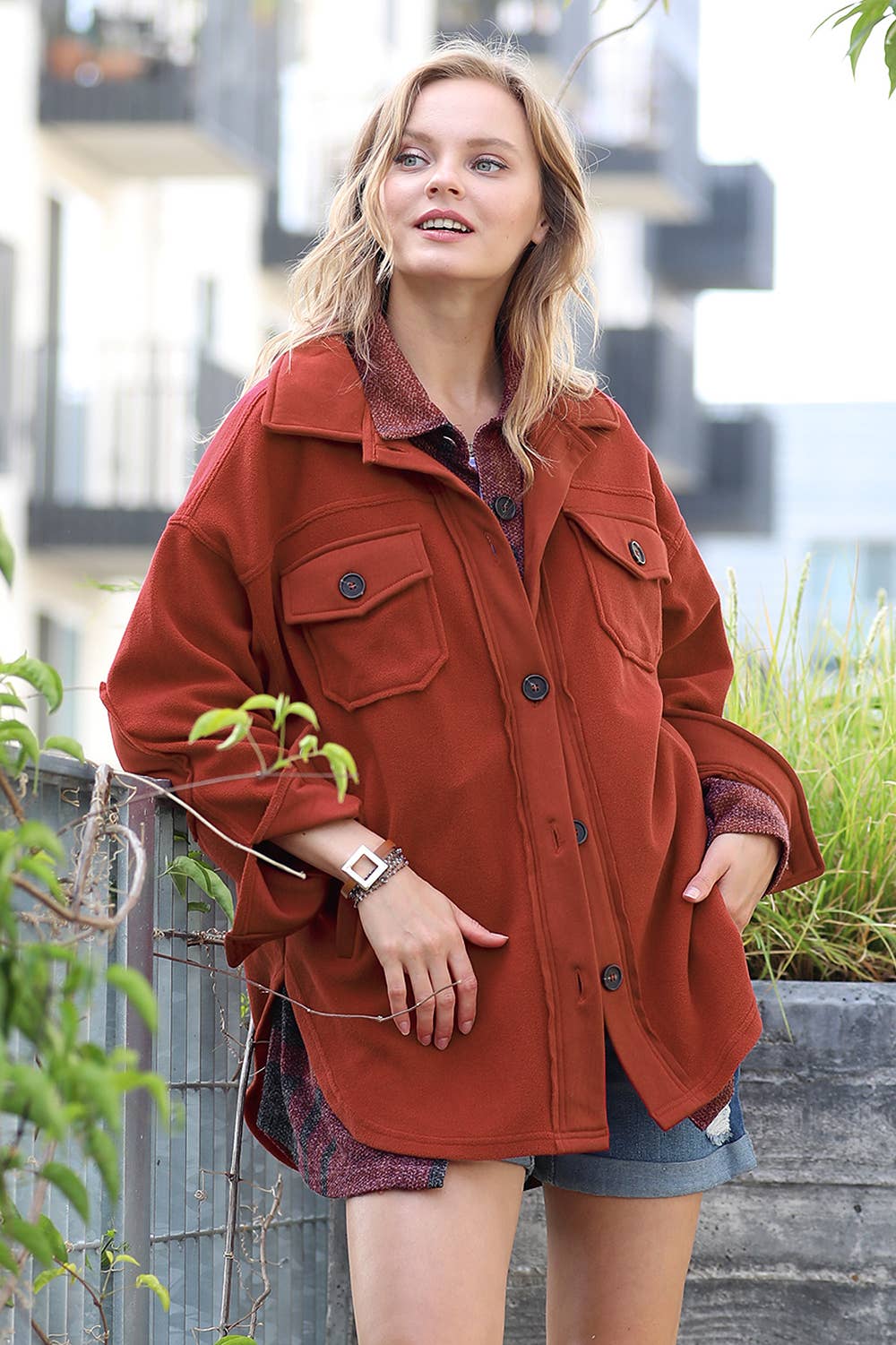 42POPS – Casaco camiseiro – Mulher por atacado – Sobrecamisa de Lã Sobredimensionada c/ remendo no cotovelo14