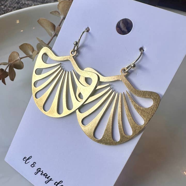 El & Gray Design - Wholesale Dangle Earrings - Pella Flower Earrings - Gold Metal4