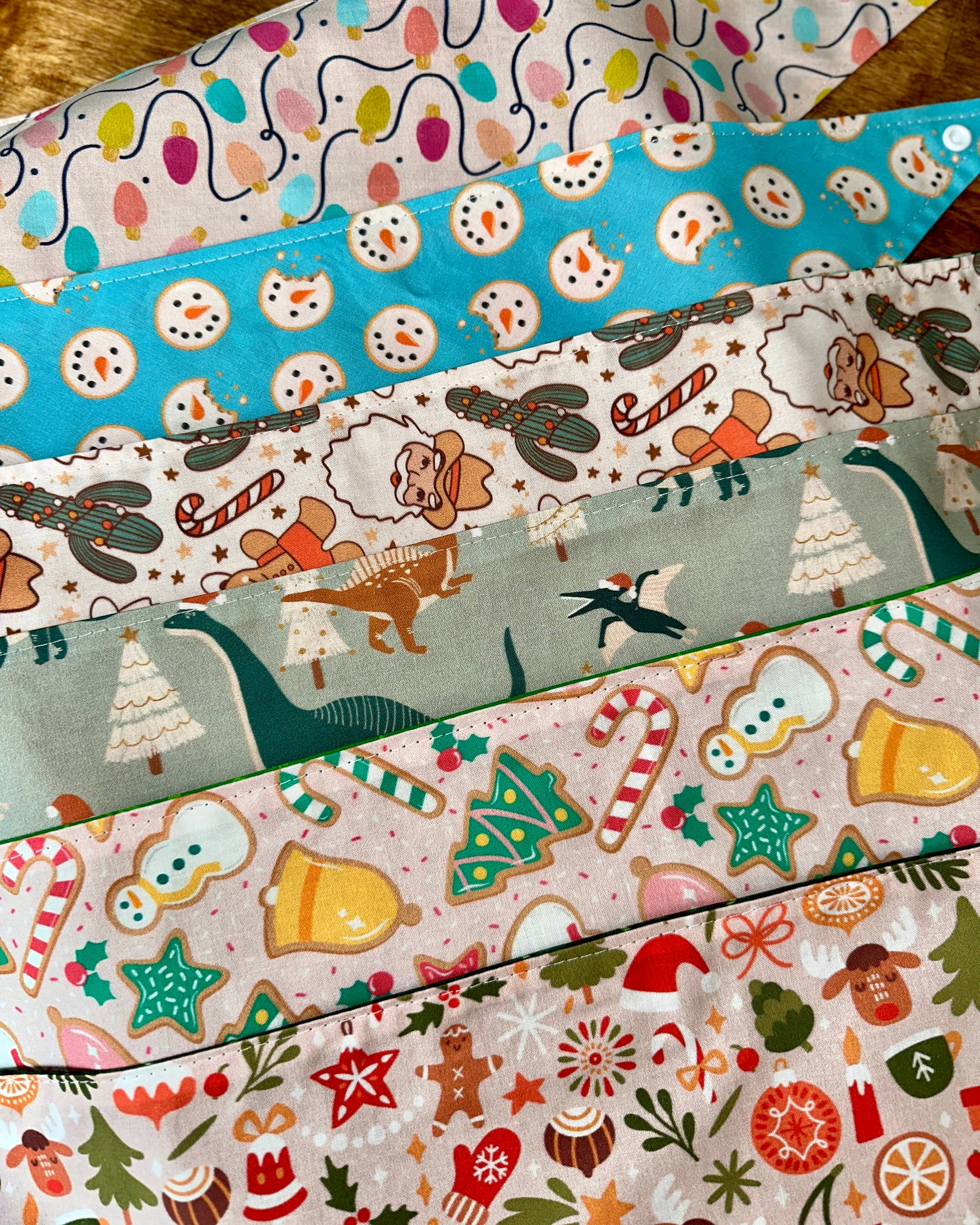 K and M Collars - Vente Bandana – chien - Bandana réversible pour chien Christmas Essentials, colliers K et M2