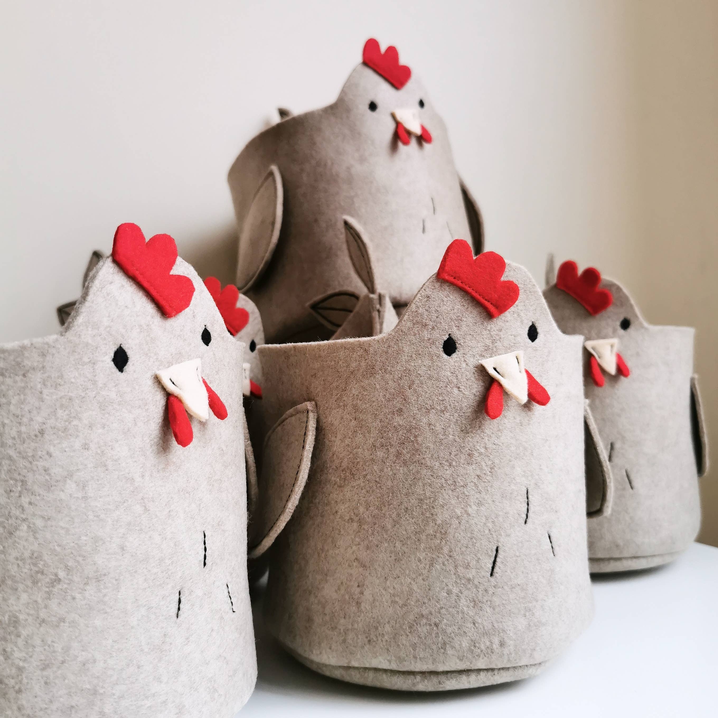 Little Crazy Things - Vendita all'ingrosso Cestini - Cestino pasquale in feltro a forma di gallina, tema fattoria e vita in ranch4