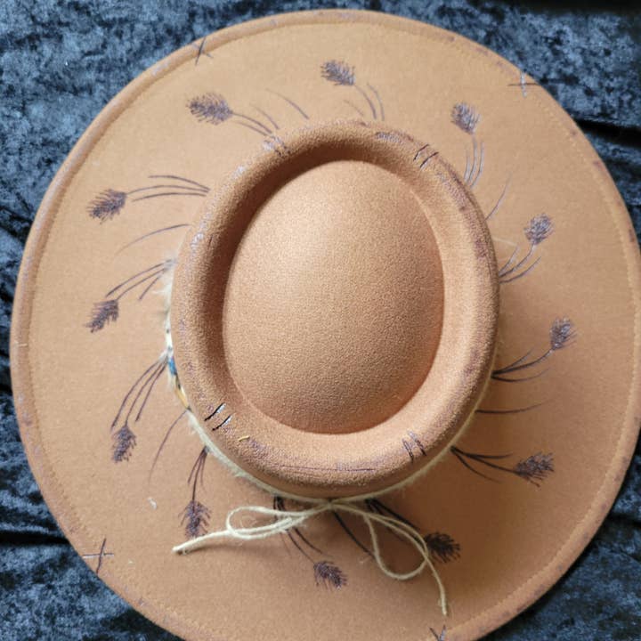 I colori del cappello Fedora Wheat Burn sono casuali per la vendita all'ingrosso da parte di S'more Adventures Apparel