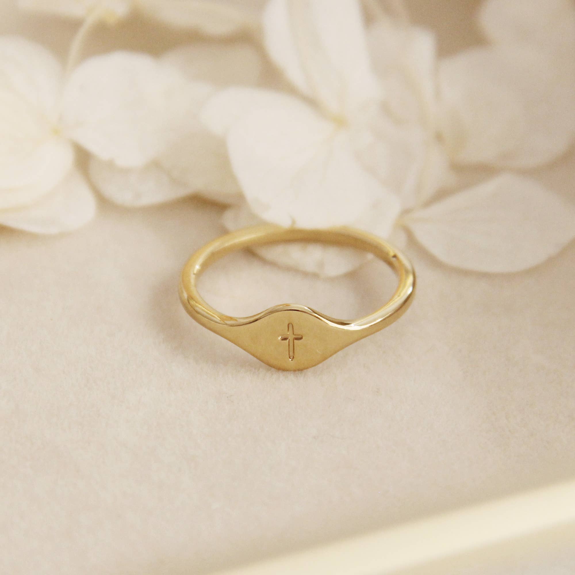 LoveStory Collection – wholesale Signet ring – Small Signet Cross Ring1