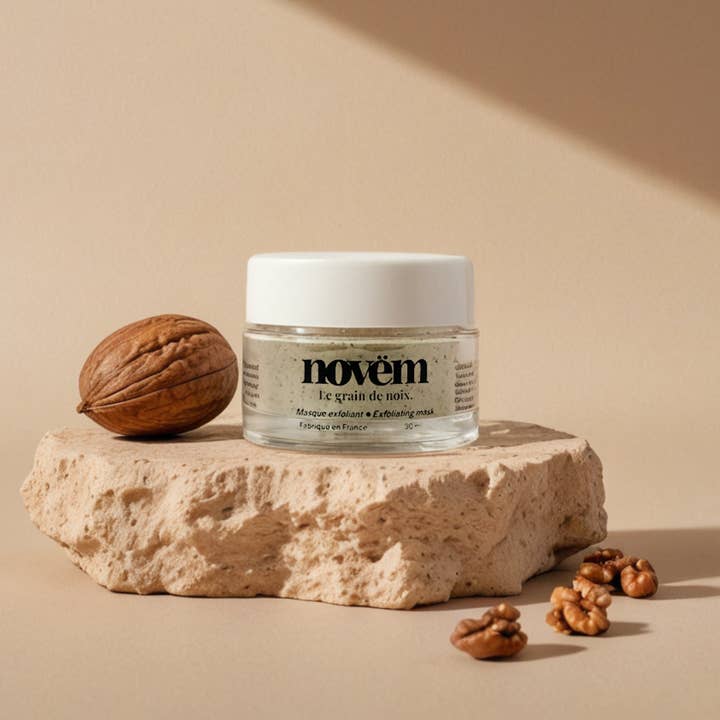 Exfoliating and hydrating travel-size mask for wholesale by Novëm