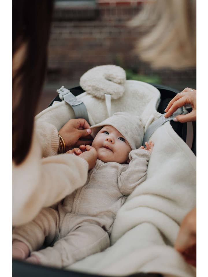 Kico Label - Wholesale Swaddle - Baby - Swaddle blanket with maxi-cosi openings2