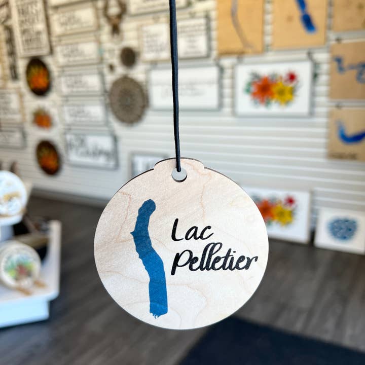 Lac Pelletier Lake Ornament voor wholesale door Sticks & Doodles