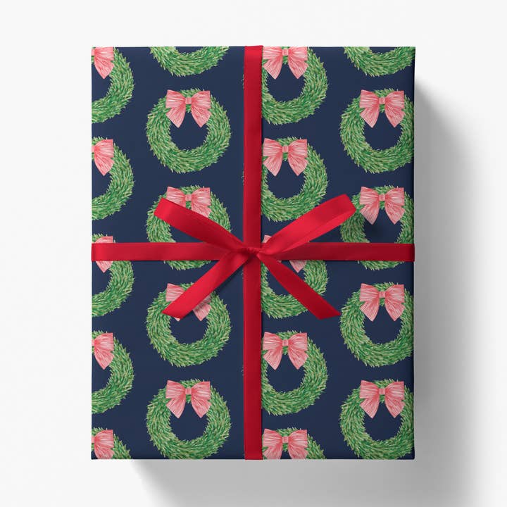 Papier Cadeau Marine Couronne de Noël Classique | Rouleau de 3 Feuilles pour la vente par Liesel Anne Studios