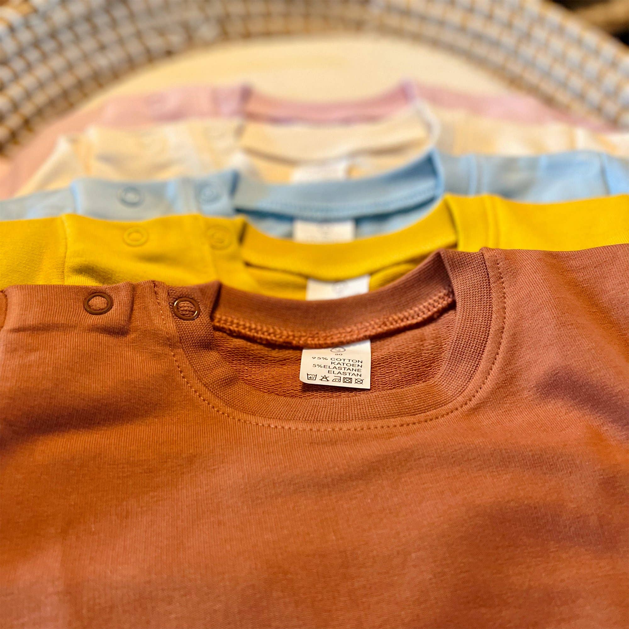 TOET Store – wholesale Knitted jumper – Baby – Baby Sweater Basic Sand (blank)1