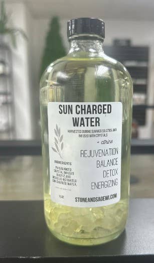 ERTH World Corp DBA Stone+Sage - Vendita all'ingrosso Attrezzatura per meditazione - Rituale di pulizia con cristalli del solstizio d'estate con acqua caricata dal sole 5