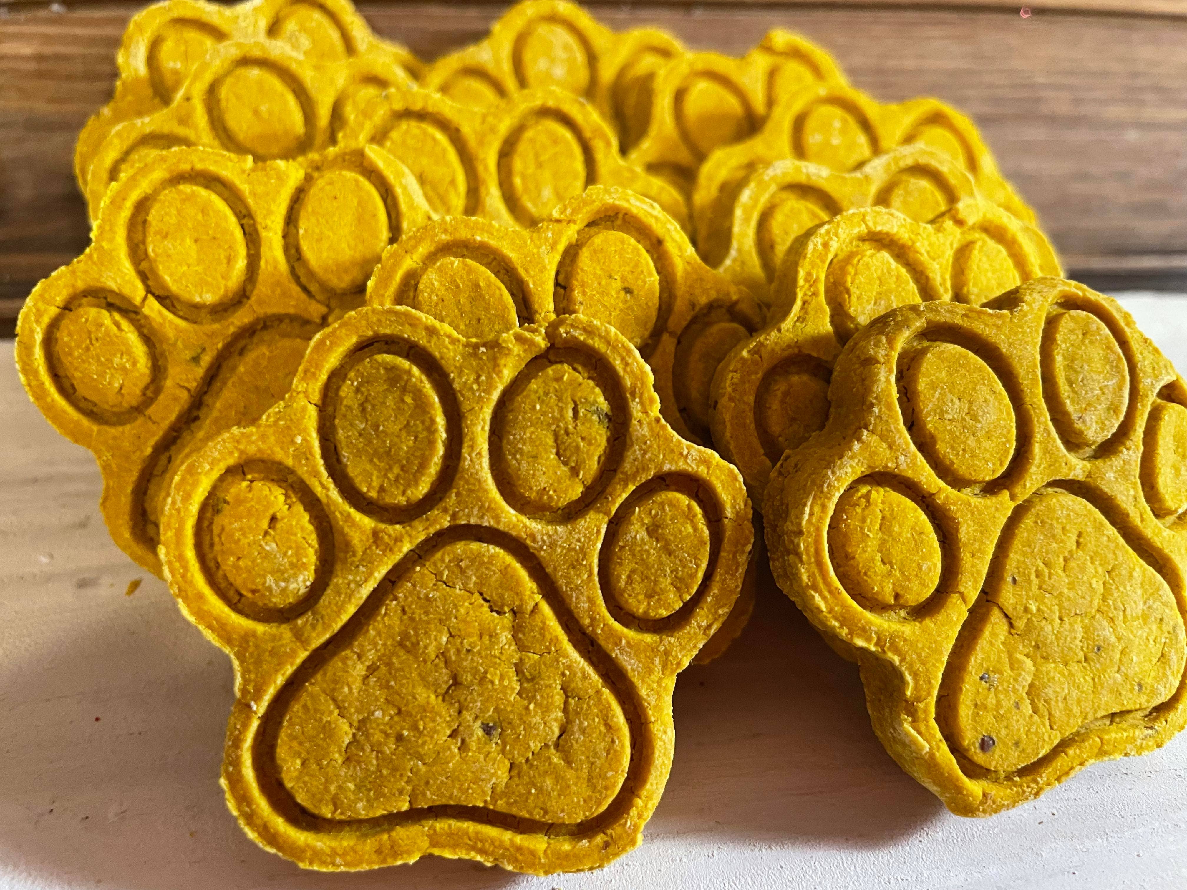 Bucho's Barkery - Wholesale Pet Treats - Dog - Pumpkin Paws - Dog Treats2