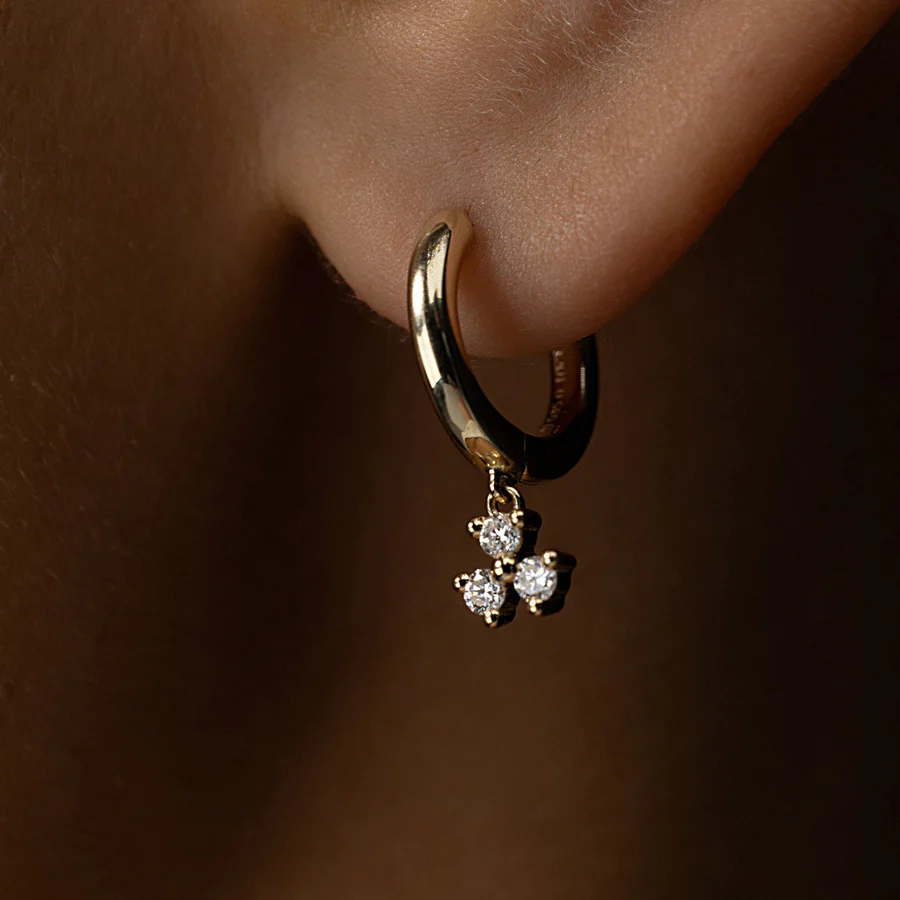 OISHI DIAMONDS – wholesale Huggieörhängen – Radiant 0.21Ct diamantdroppörhängen, elegant 14k guld 6