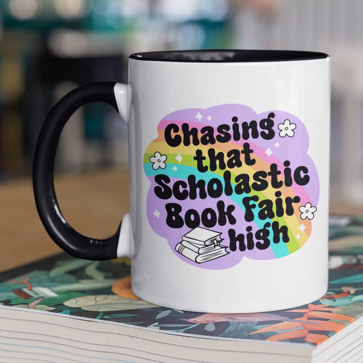 Tasse à café haute Chasing That Scholastic Book Fair pour la vente par Indigo Maiden